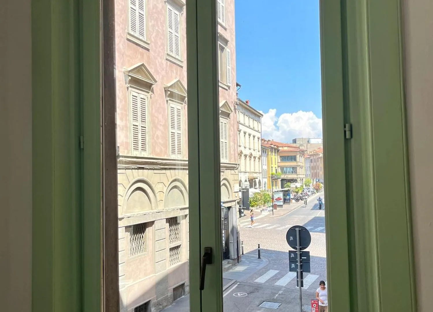 New San Lazzaro House 2 Boho Style -Piazza Pontida Apartment Bergamo 0*,  Italy